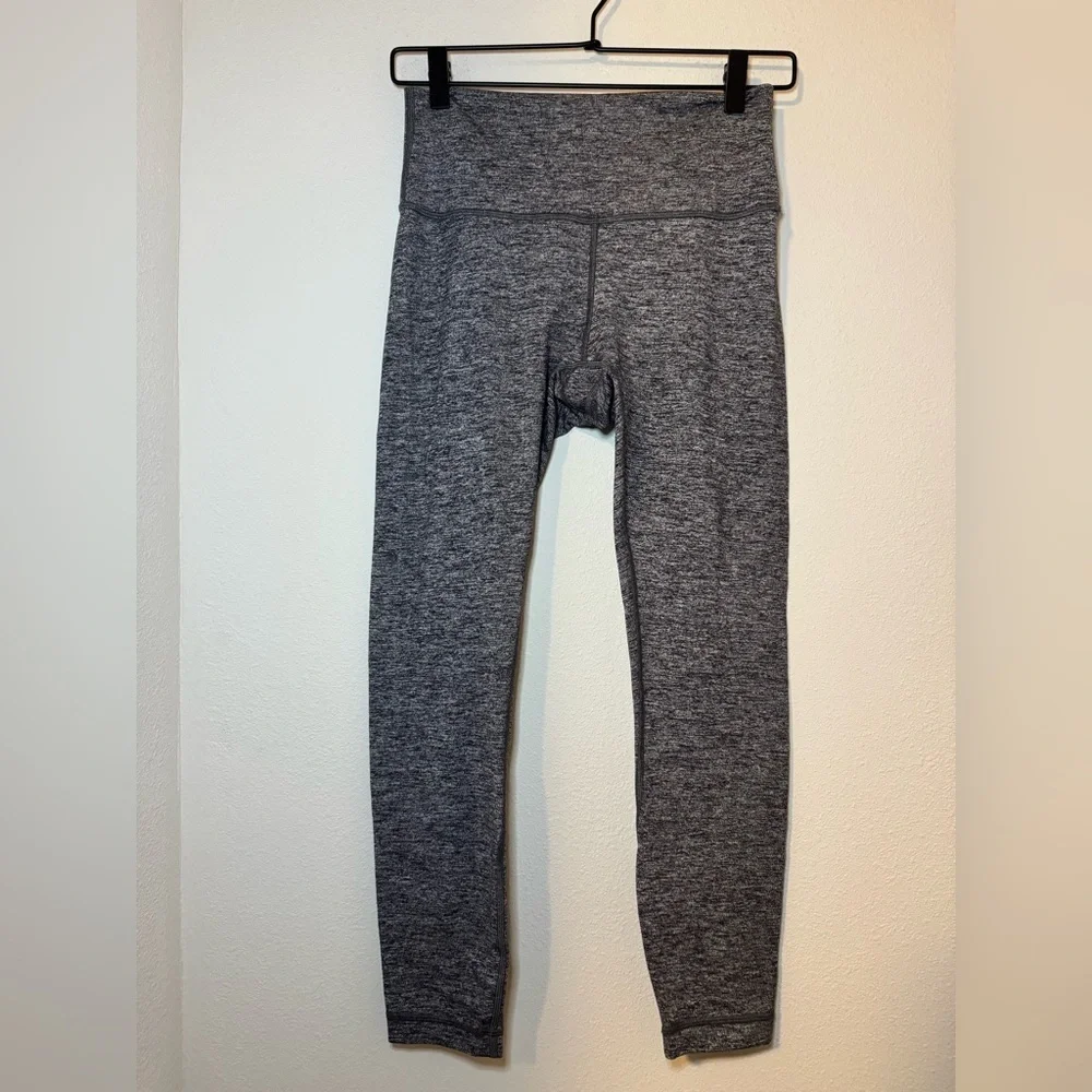 Lululemon Wunder Under High-Rise leggings in a heathered gray color